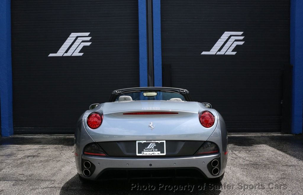 2010 Ferrari California 2dr Convertible - 22551477 - 11