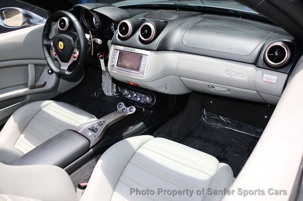 2010 Ferrari California 2dr Convertible - 22551477 - 24