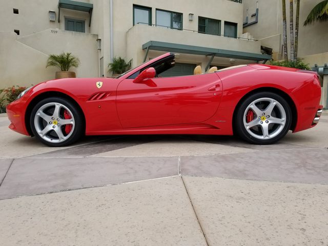 2010 Ferrari California 2dr Convertible - 18398625 - 9
