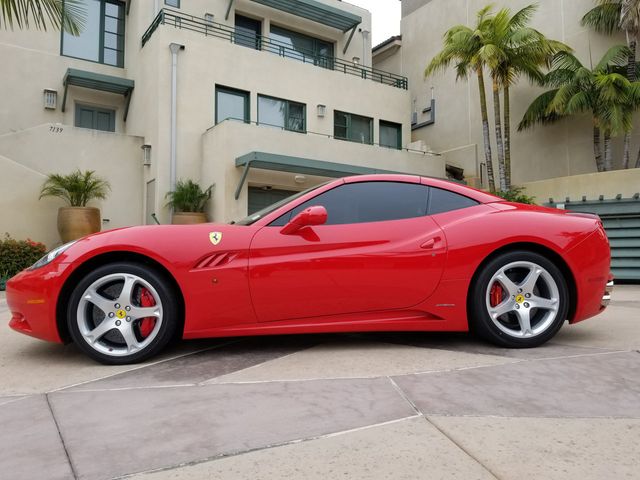 2010 Ferrari California 2dr Convertible - 18398625 - 11