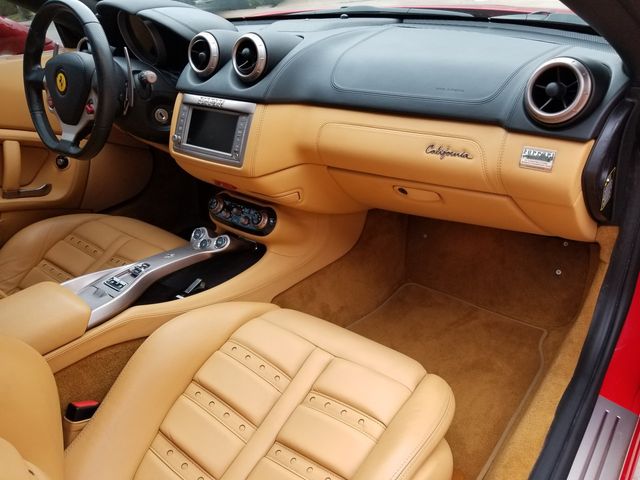 2010 Ferrari California 2dr Convertible - 18398625 - 12