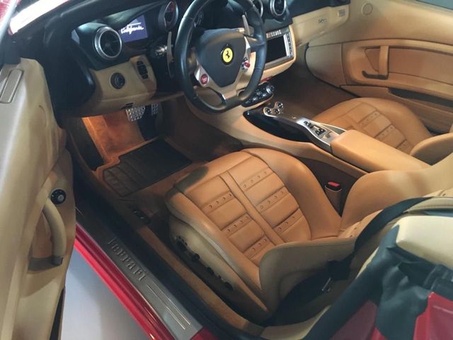 2010 Ferrari California 2dr Convertible - 18398625 - 13
