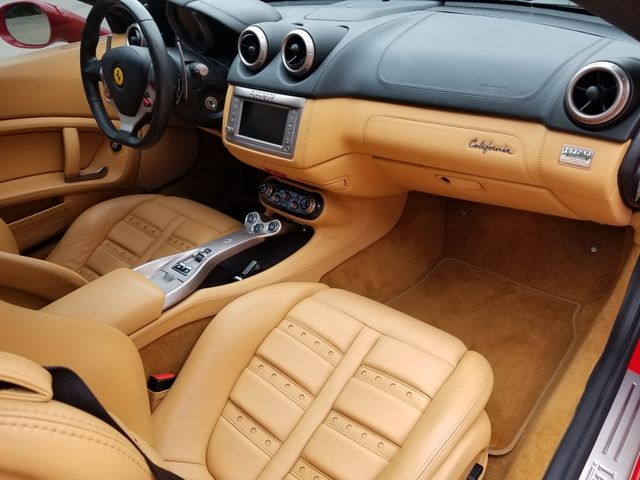 2010 Ferrari California 2dr Convertible - 18398625 - 15