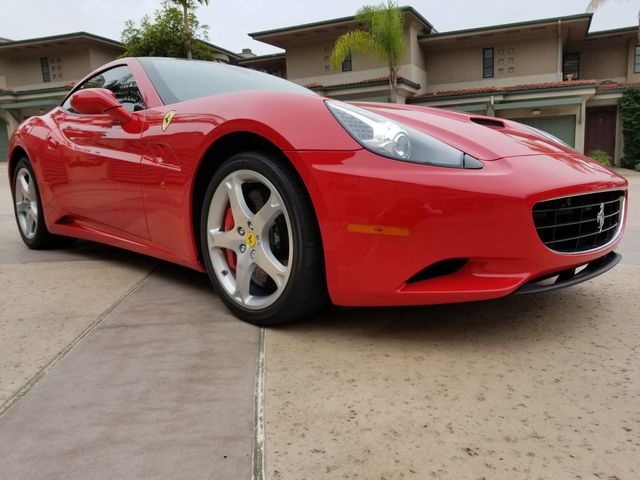 2010 Ferrari California 2dr Convertible - 18398625 - 17
