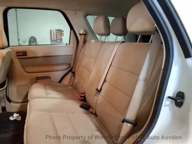 2010 Ford Escape FWD 4dr XLT - 22982897 - 18