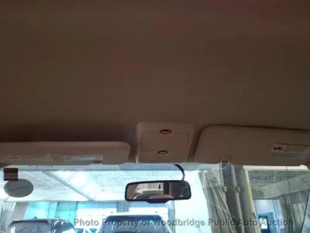 2010 Ford Escape FWD 4dr XLT - 22982897 - 19