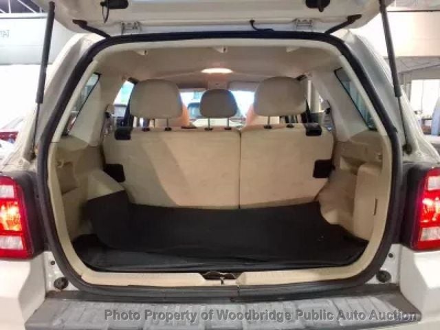 2010 Ford Escape FWD 4dr XLT - 22982897 - 20