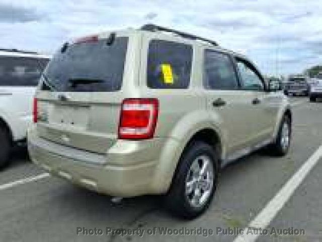 2010 Ford Escape FWD 4dr XLT - 23072451 - 1