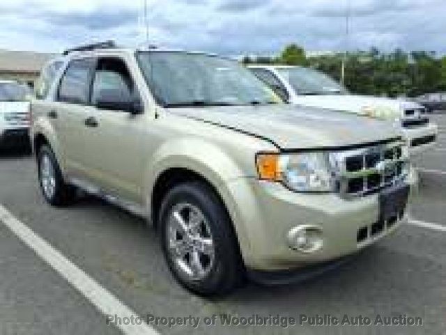 2010 Ford Escape FWD 4dr XLT - 23072451 - 4