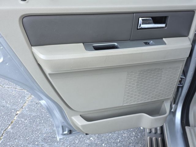 2010 Ford Expedition 2WD 4dr XLT - 22982689 - 25