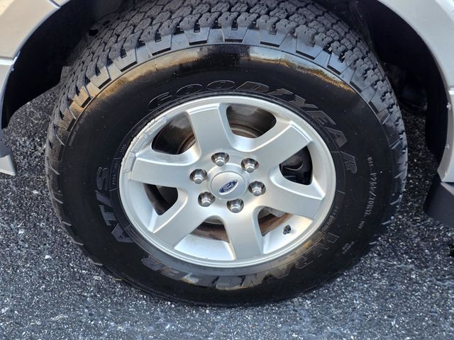 2010 Ford Expedition 2WD 4dr XLT - 22982689 - 26