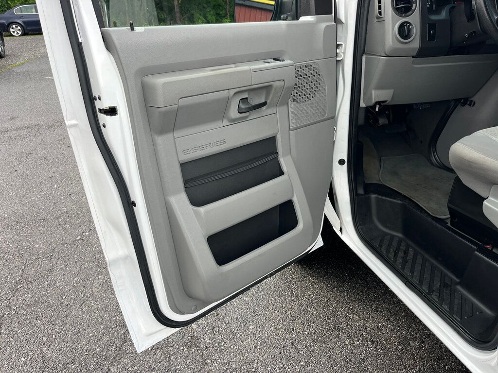 2010 Ford E-150 Passenger Van People Mover - 23042719 - 13