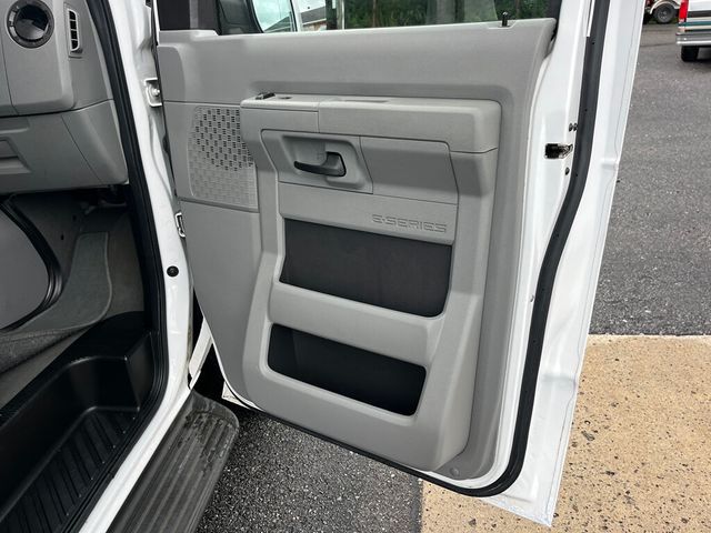 2010 Ford E-150 Passenger Van People Mover - 23042719 - 19