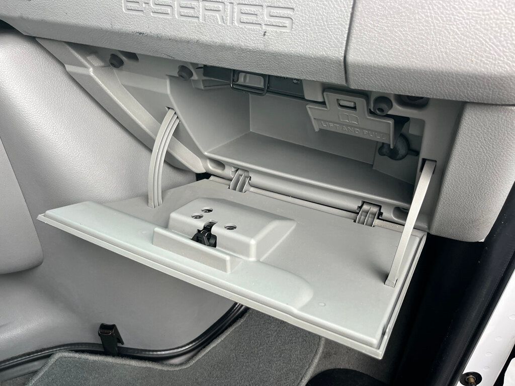 2010 Ford E-150 Passenger Van People Mover - 23042719 - 22