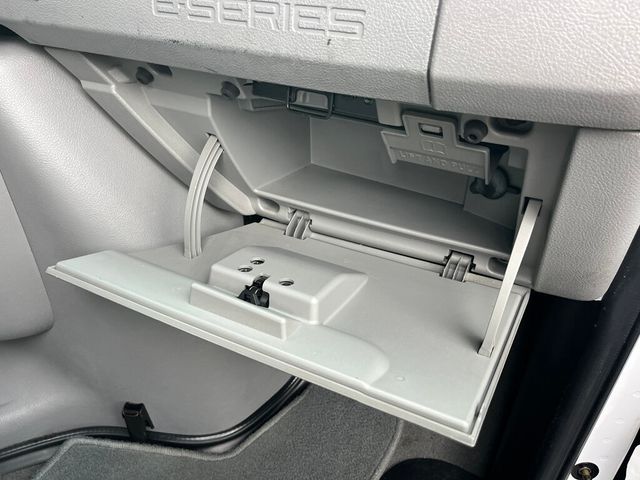 2010 Ford E-150 Passenger Van People Mover - 23042719 - 22