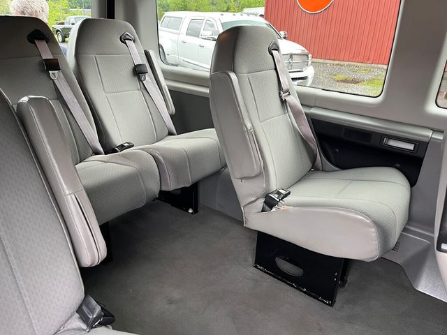 2010 Ford E-150 Passenger Van People Mover - 23042719 - 28