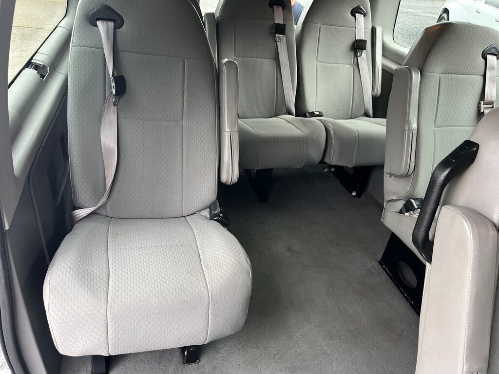 2010 Ford E-150 Passenger Van People Mover - 23042719 - 29