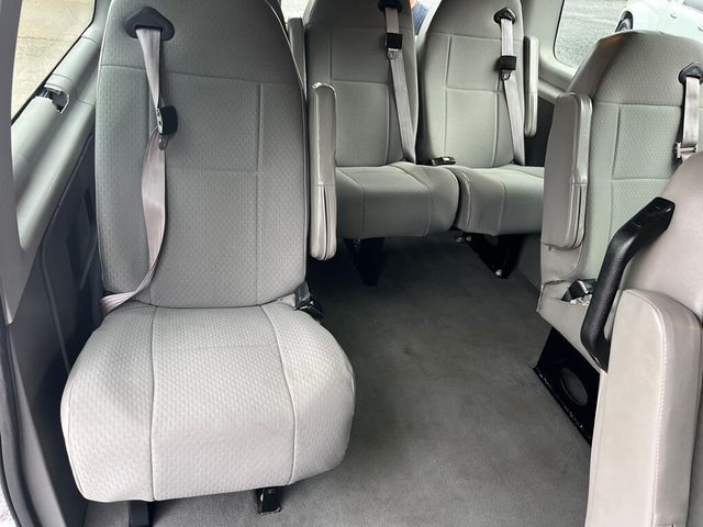 2010 Ford E-150 Passenger Van People Mover - 23042719 - 29