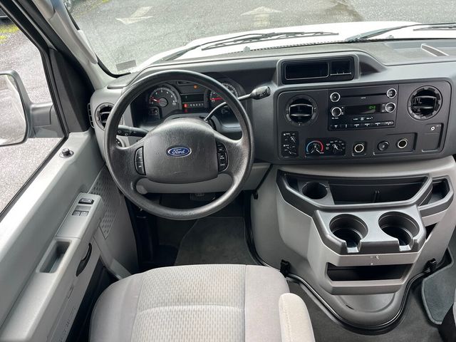 2010 Ford E-150 Passenger Van People Mover - 23042719 - 30