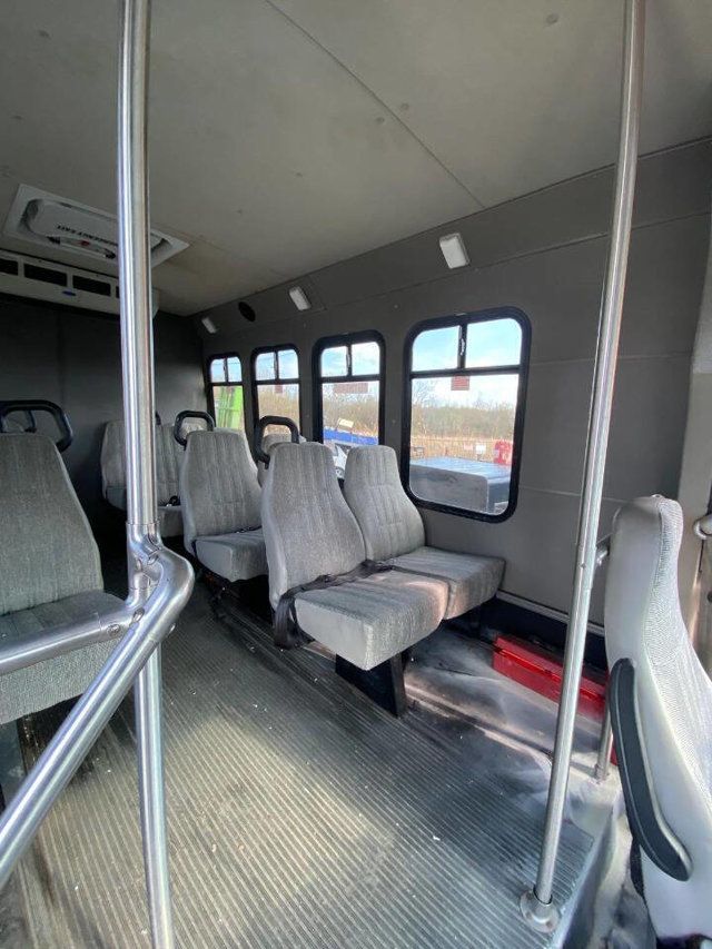 2010 Ford E-Series E 350 SD 2dr 138 in. WB DRW Cutaway Chassis - 23015336 - 10