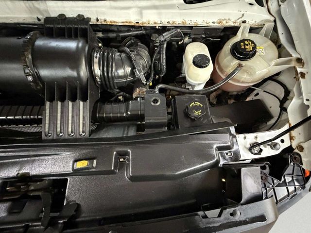 2010 Ford E-Series E 350 SD 3dr Extended Cargo Van - 22956485 - 21