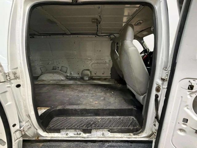 2010 Ford E-Series E 350 SD 3dr Extended Cargo Van - 22956485 - 23