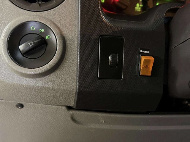 2010 Ford E-Series E 350 SD 3dr Extended Cargo Van - 22956485 - 31