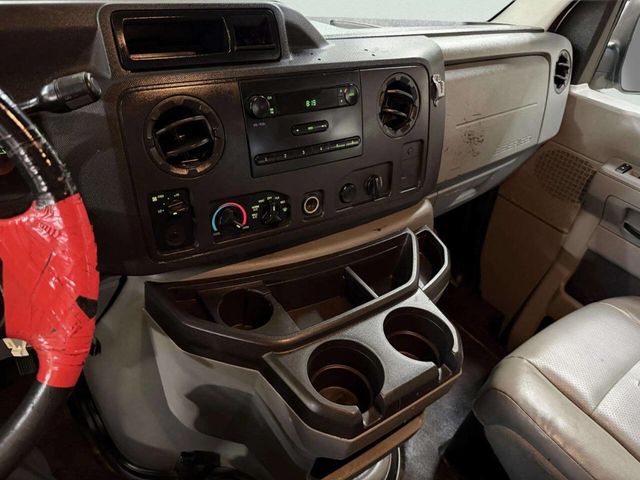 2010 Ford E-Series E 350 SD 3dr Extended Cargo Van - 22956485 - 32