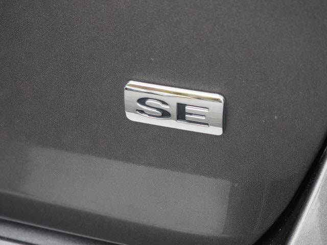2010 Ford Focus 4dr Sedan SE - 18340613 - 3