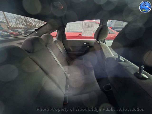 2010 Ford Focus 4dr Sedan SES - 22965818 - 6