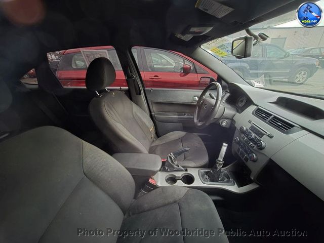 2010 Ford Focus 4dr Sedan SES - 22965818 - 7