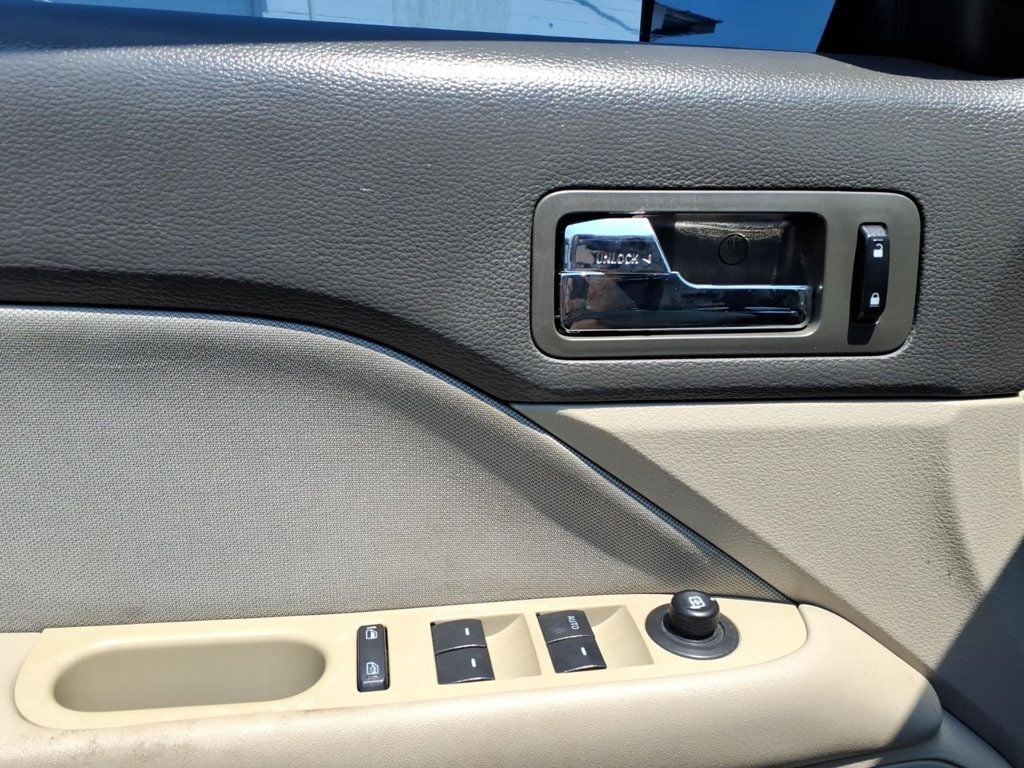 2010 Ford Fusion 4dr Sedan SE FWD - 23058221 - 11