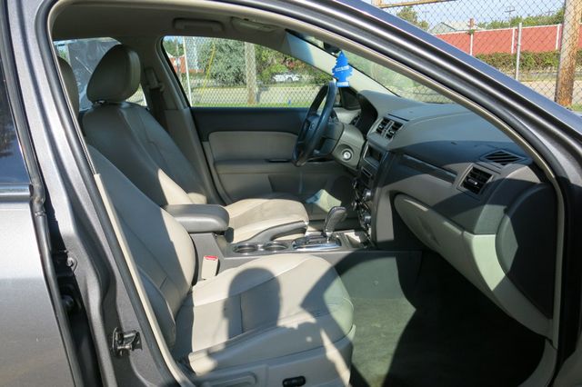 2010 Ford Fusion 4dr Sedan SEL AWD - 20882681 - 11