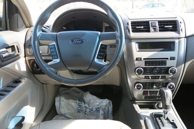 2010 Ford Fusion 4dr Sedan SEL AWD - 20882681 - 17