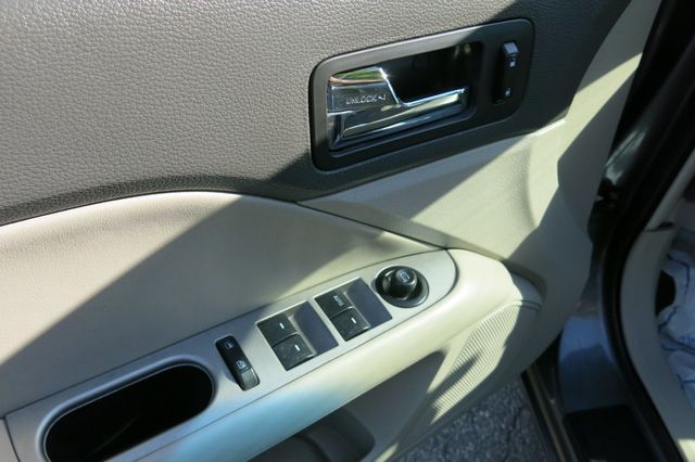 2010 Ford Fusion 4dr Sedan SEL AWD - 20882681 - 56