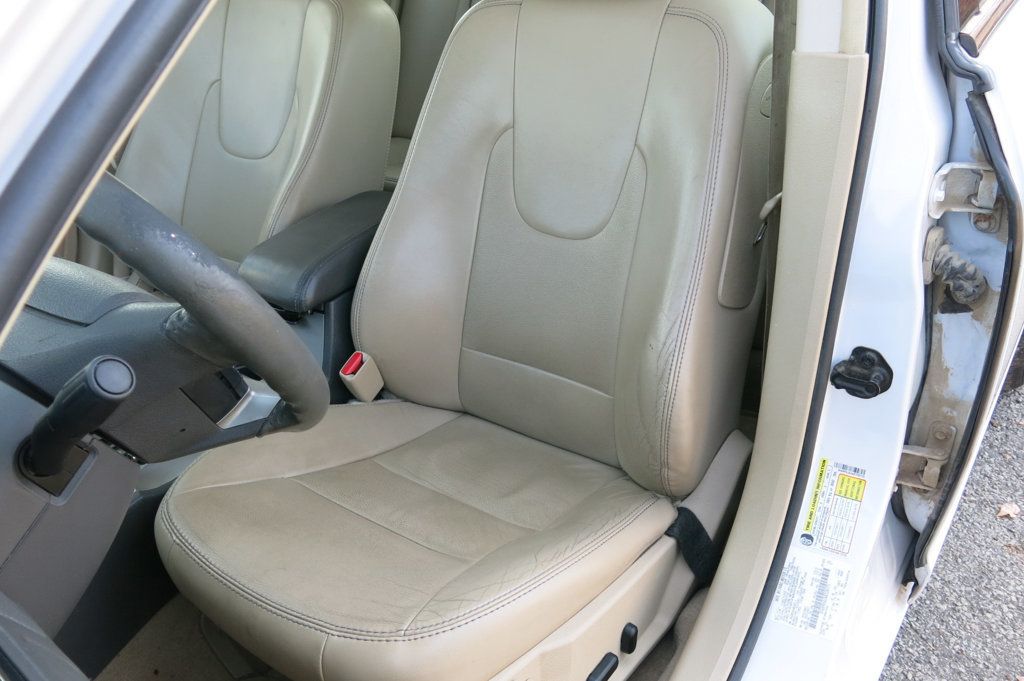 2010 Ford Fusion 4dr Sedan SEL FWD - 22927420 - 40