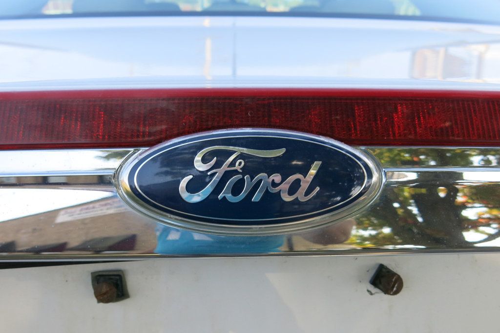 2010 Ford Fusion 4dr Sedan SEL FWD - 22927420 - 51