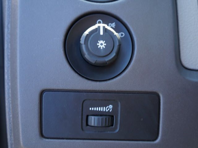 2010 Ford F-150 2WD Reg Cab 126" XL - 11951635 - 11