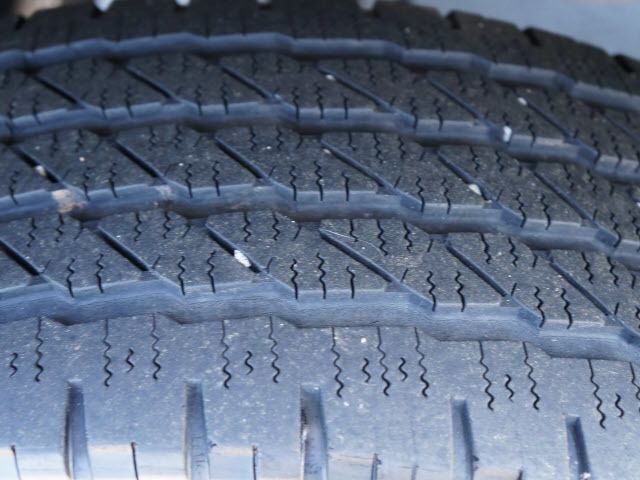 2010 Ford F-150 2WD Reg Cab 126" XL - 11951635 - 16