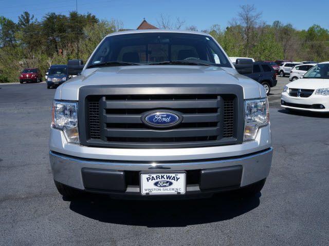 2010 Ford F-150 2WD Reg Cab 126" XL - 11951635 - 19