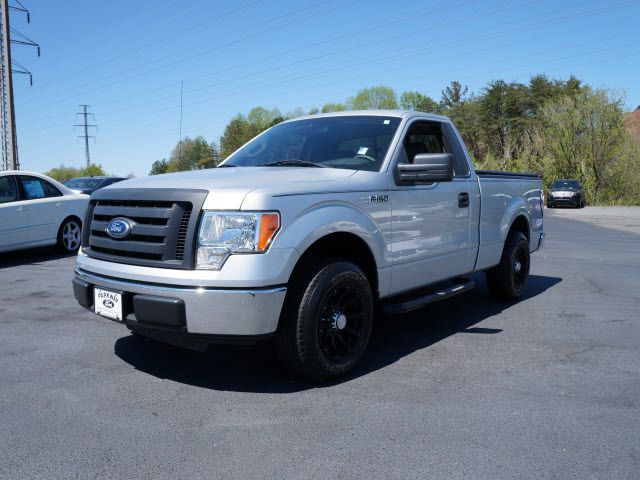 2010 Ford F-150 2WD Reg Cab 126" XL - 11951635 - 3