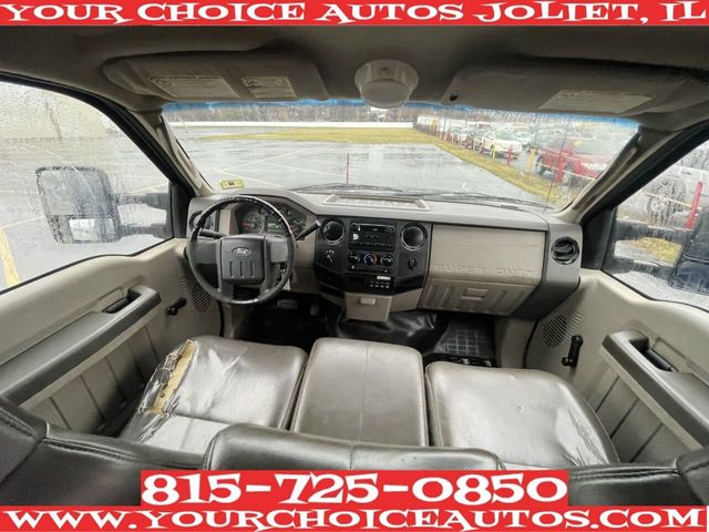 2010 Ford F-350 Super Duty XL 4x4 4dr Crew Cab 200 in. WB DRW Chassis - 21714019 - 25