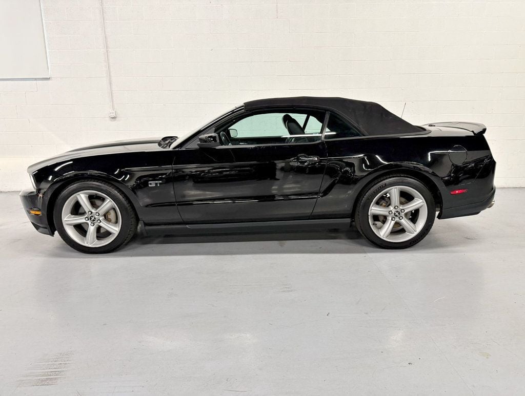 2010 Ford Mustang 2dr Convertible GT - 22668952 - 44