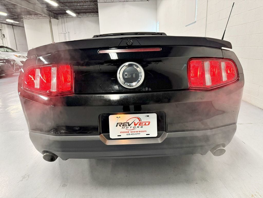 2010 Ford Mustang 2dr Convertible GT - 22668952 - 4