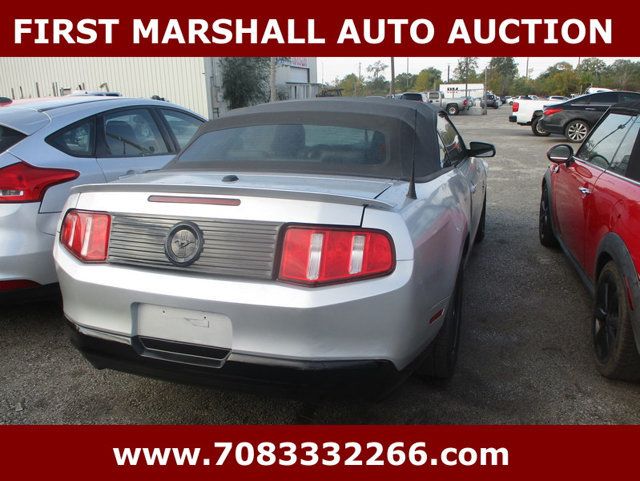 2010 Ford Mustang 2dr Convertible V6 - 22938629 - 3