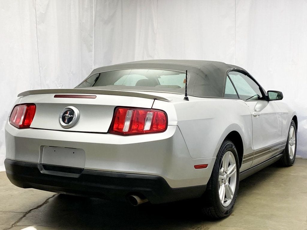 2010 Ford Mustang 2dr Convertible V6 Premium - 22647713 - 9