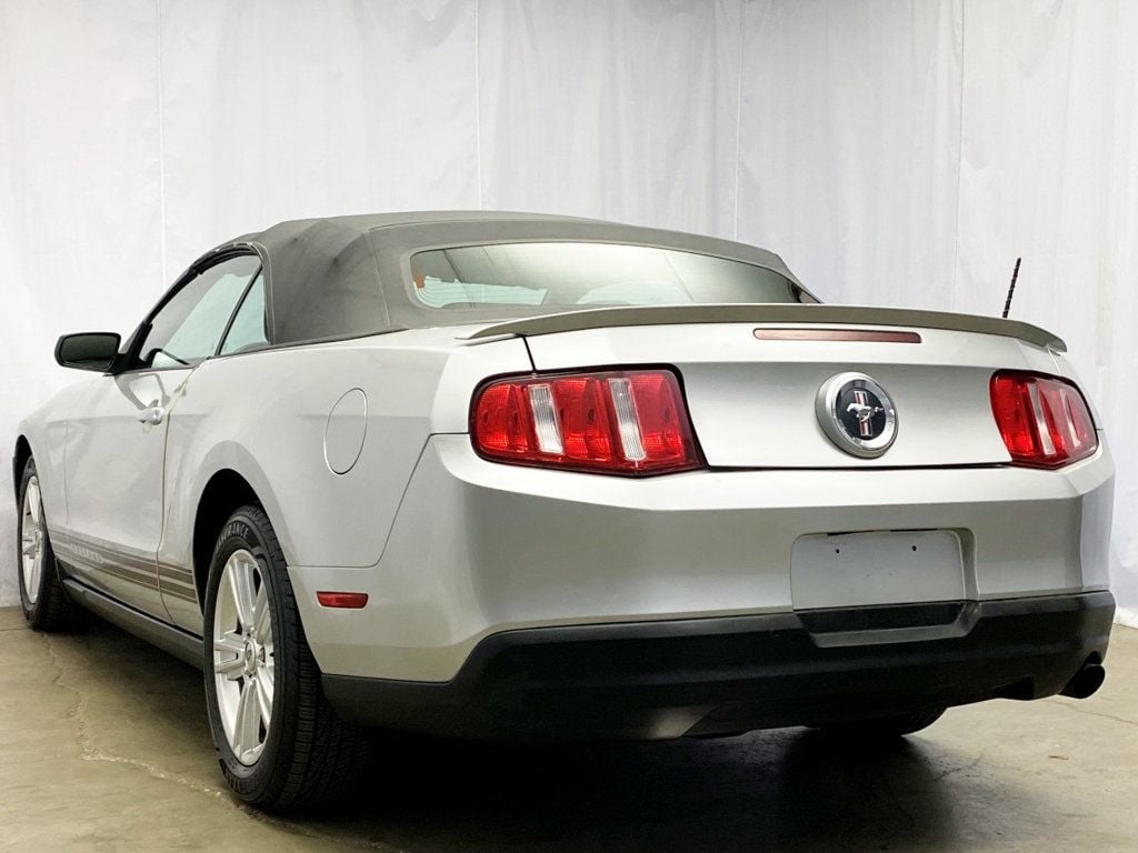 2010 Ford Mustang 2dr Convertible V6 Premium - 22647713 - 10