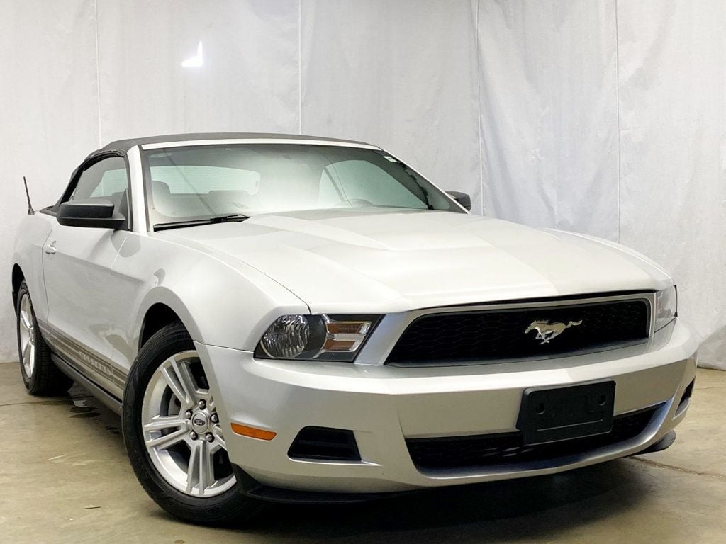 2010 Ford Mustang 2dr Convertible V6 Premium - 22647713 - 1