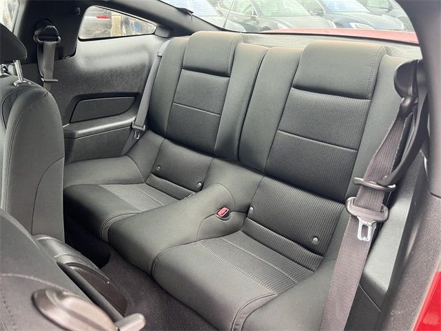 2010 Ford Mustang 2dr Coupe V6 - 22775252 - 11