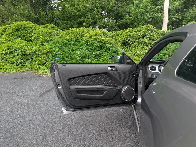 2010 Ford Mustang 2dr Coupe V6 Premium - 23069288 - 9